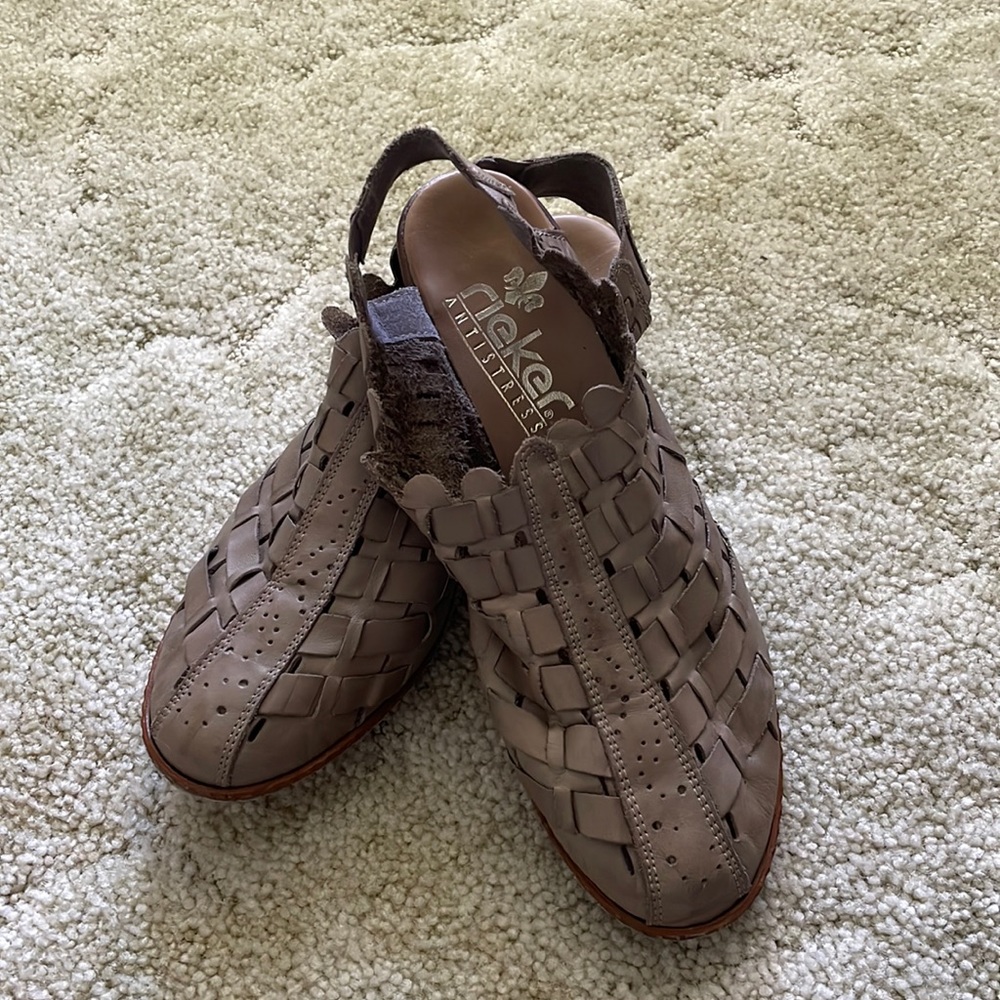 Vintage 90s Rieker Women's Tan Sling Back Row woven Sandals shoes Size 38